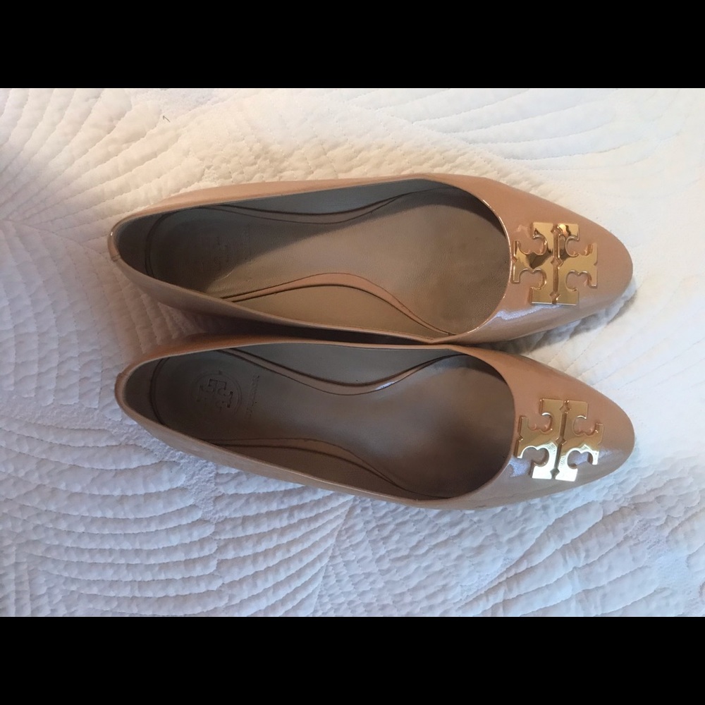 Flats, worn.